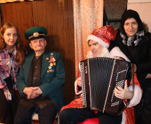волонтёры из столицы поздравили с Рождеством ветеранов Великой Отечественной войны - фото - 9