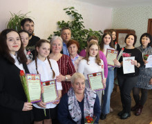 глава района поздравил женщин, принимающих активное участие в работе волонтерского штаба «Zа наших 67» - фото - 12