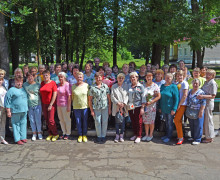 с профессиональным праздником поздравили социальных работников посёлка Монастырщина - фото - 16