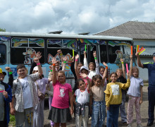 сотрудники Госавтоинспекции МО МВД России «Починковский» провели с детьми обучающие занятия в автобусе-тренаже - фото - 5