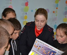 сотрудники отделения Госавтоинспекции МО МВД России «Починковский» совместно с инспектором по ПДН провели акцию «Засветись» - фото - 5