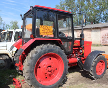новый трактор поступил в автопарк коммунальной техники Монастырщинского района - фото - 3