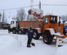 продолжаются работы по расчистке снега - фото - 9