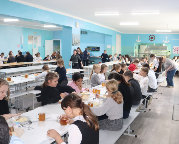 глава округа посетил школьную столовую - фото - 3