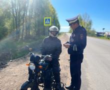 сотрудники ОГИБДД МО МВД России «Починковский» провели профилактический рейд «Мотоцикл» - фото - 3